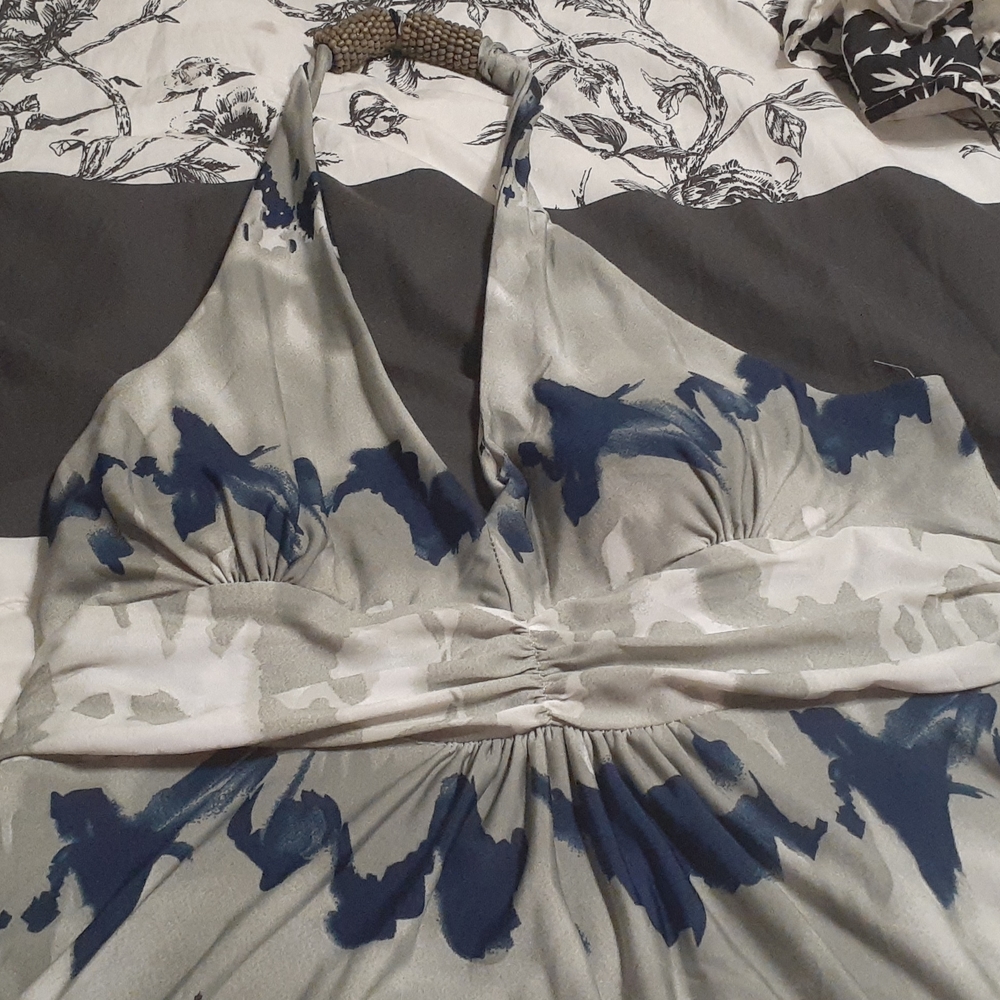 Dress - Picture 14 of 16
